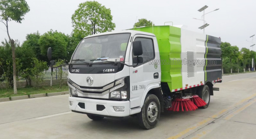 東風(fēng)小多利卡掃路車