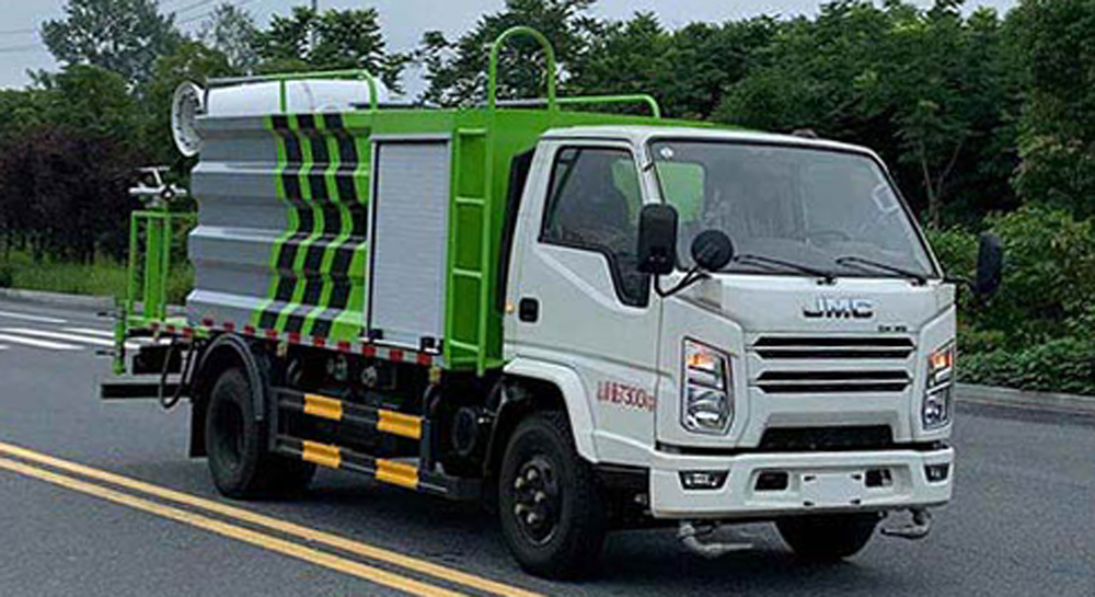 6-7方霧炮抑塵車(chē)(射程30-50米)