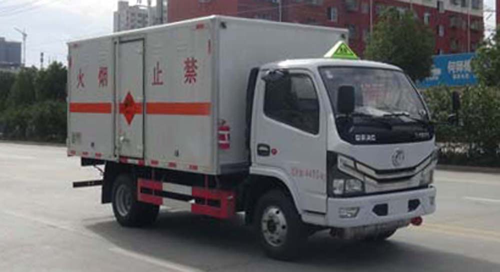 爆破器材運(yùn)輸車