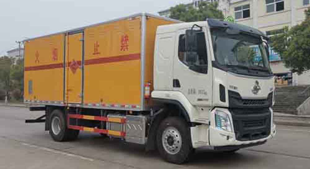爆破器材運(yùn)輸車
