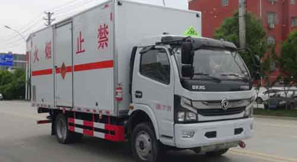 爆破器材運(yùn)輸車