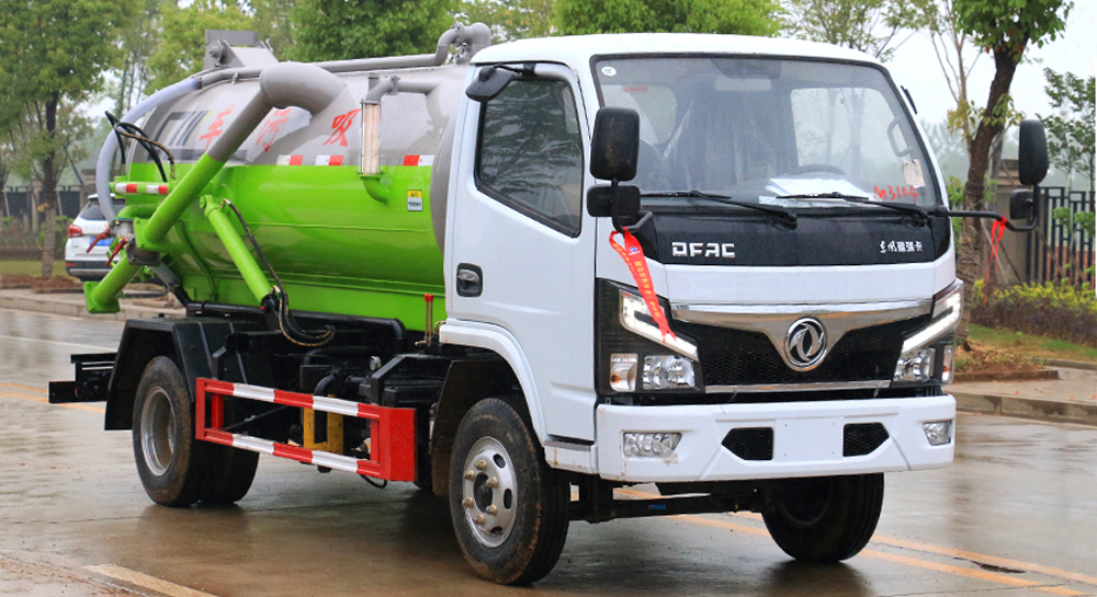 東風D6吸污車