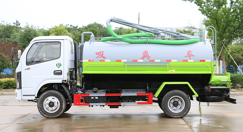 東風(fēng)D6吸糞車(chē)