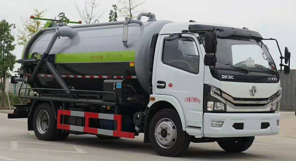 東風D7吸污車
