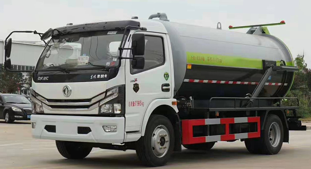 東風D7吸污車